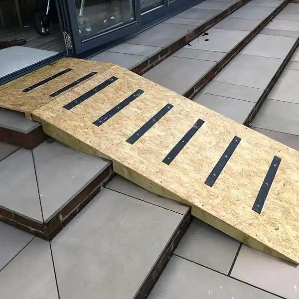 1000mm GRP Anti Slip Decking Strips Free Drilling and Screws 50 Pieces