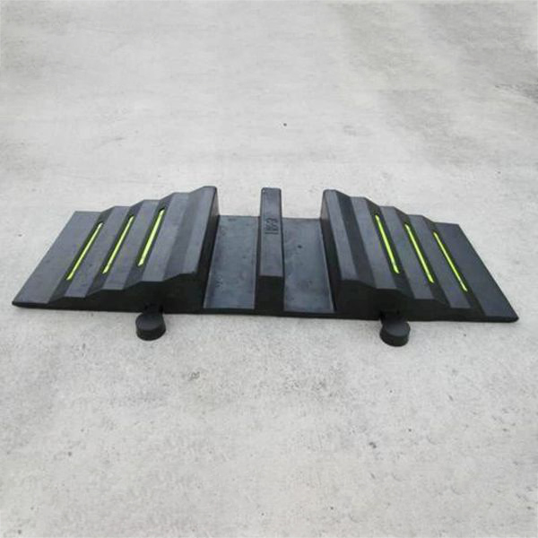 Heavy Duty Flexible HR3 Fire Hose and Cable Protection Ramps