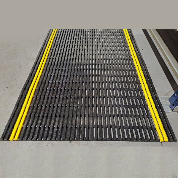 Anti Slip Resistant PVC Black Matting with High Visibility Yellow Strips 