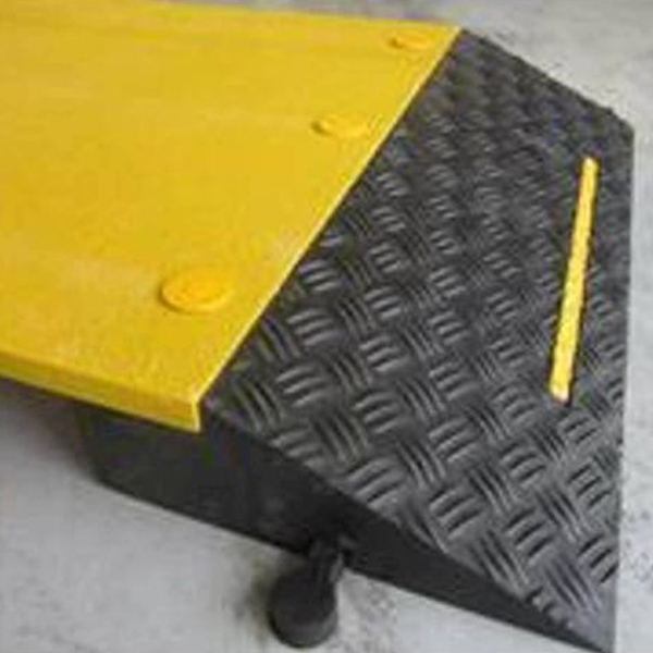 Modular High Visible Multiple Hose Cable Protector Ramp For Pedestrian Traffic