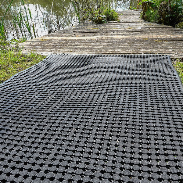 Hard Wearing Multi-Purpose Rubber Mat with Anti-Slip Textured Surface